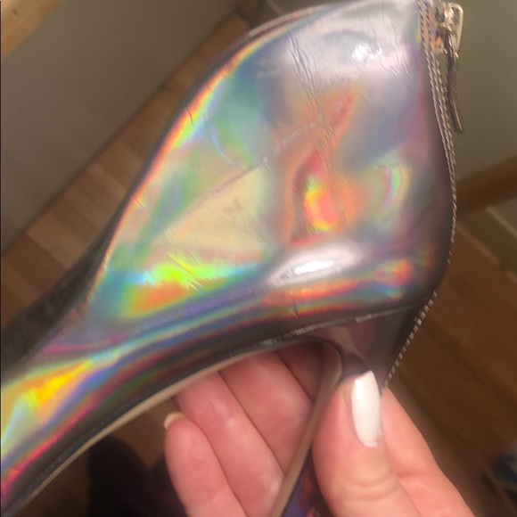 Gorgeous BCBGeneration silvery iridescent heels - Picture 6 of 6